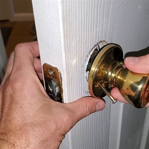 door handle latch not retracting fully